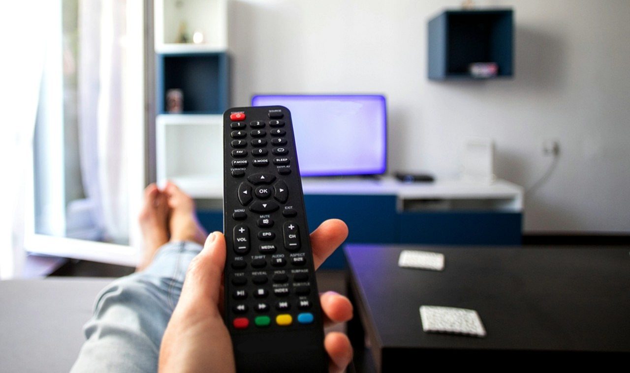 SmarTV - Melinda Nagy/Shutterstock.com