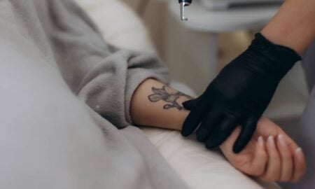 Tatuagem - Roman Fenton - shutterstock.com