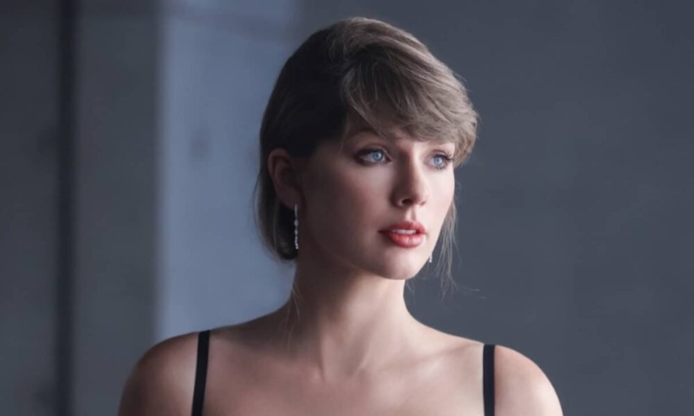 Taylor Swift lança álbum The Life of a Showgirl: The Encore e divulga faixas