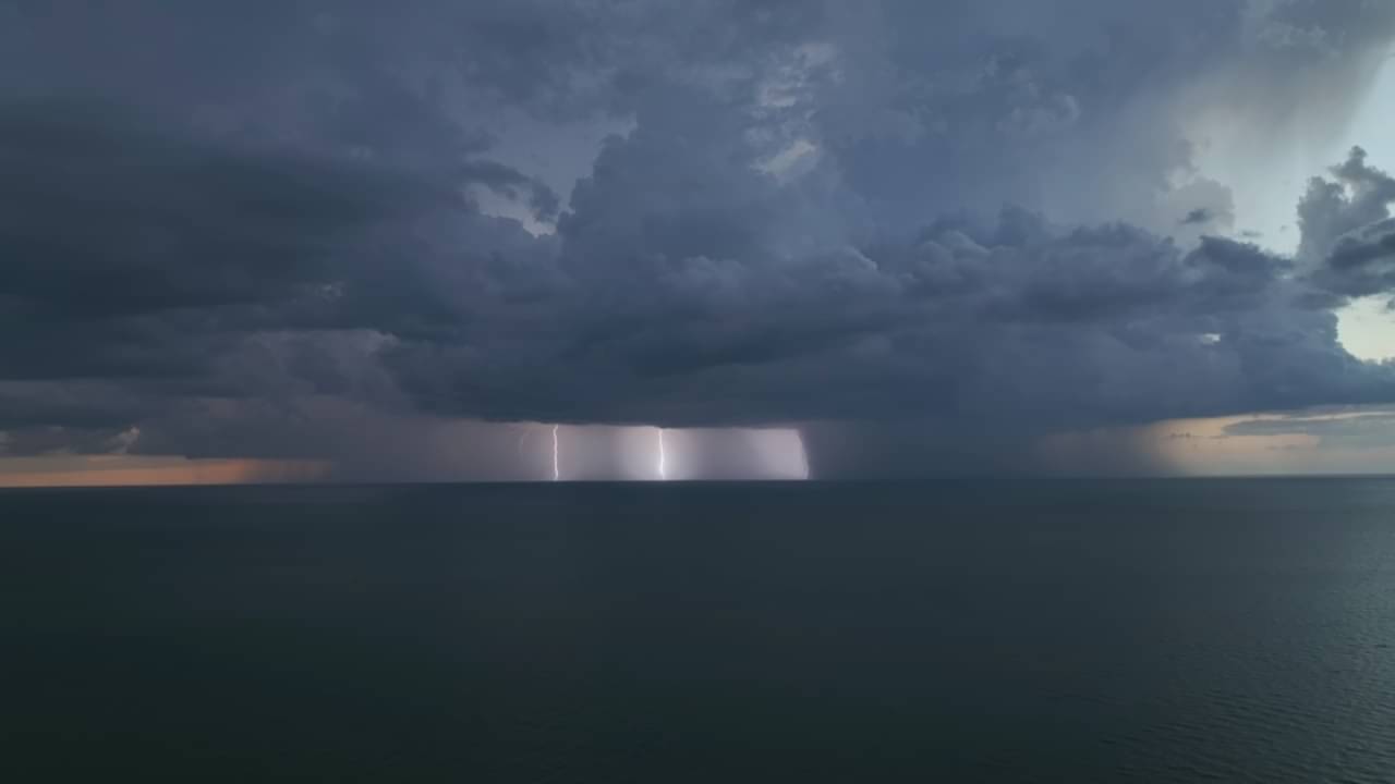 Tempestade em alto mar - Bilanol/shutterstock.com