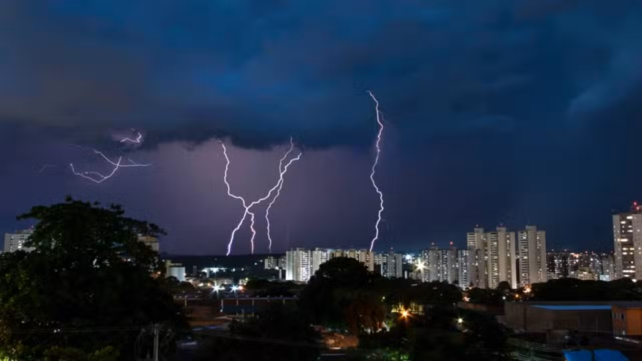 Inpe projeta 200 milhões de raios anuais no país até o ano 2100