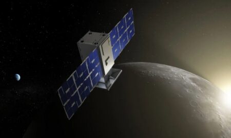 Terra, satélite CAPSTONE e lua, espaço - Reprodução/NASA/Daniel Rutter