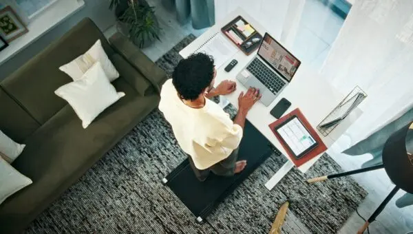 Trabalho home office - PeopleImages/ Shutterstock.com