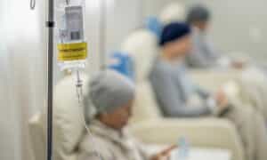 Tratamento de quimioterapia - FatCamera/ istockphoto.com