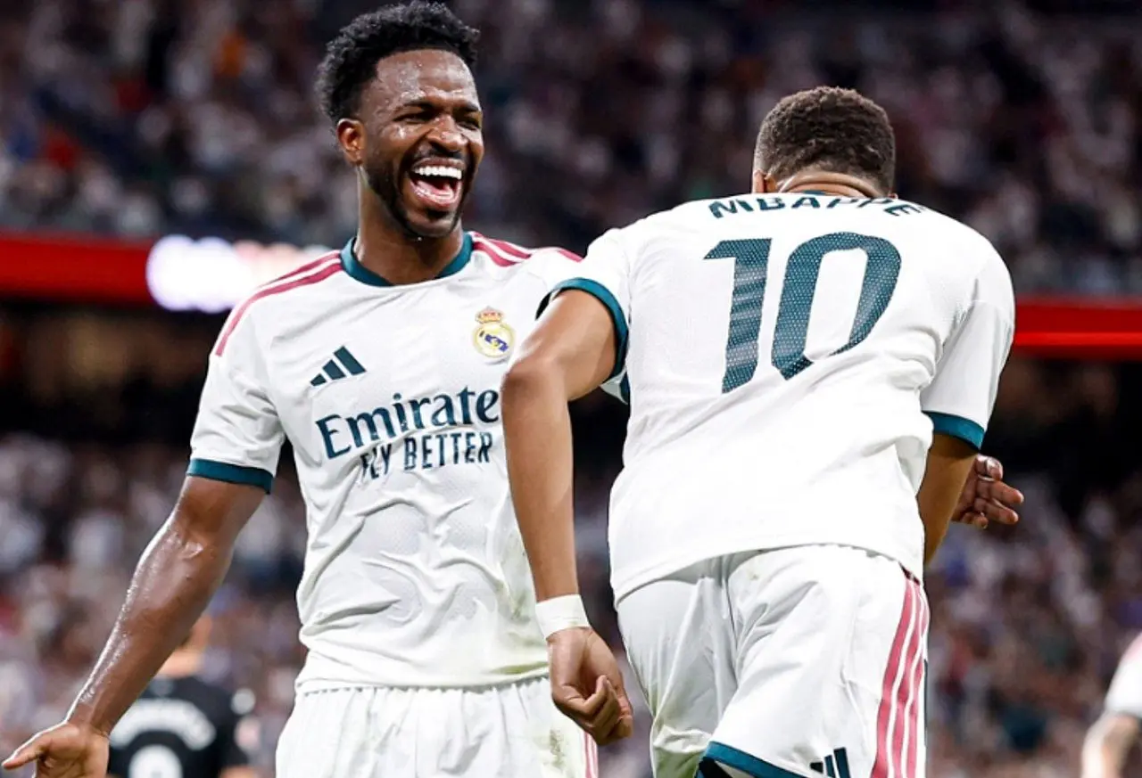 Vini Jr e Mbappé - X