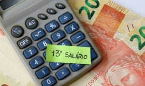 13º salário - Brenda Rocha Blossom/istockphoto.com