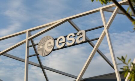Agência Espacial Europeia - Tobias Arhelger / Shutterstock.com
