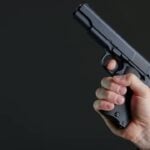 arma de fogo - sergey kolesnikov/Shutterstock.com
