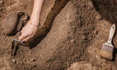 ERA Arqueologia acha ossada de bebê em prédio antigo de Lisboa