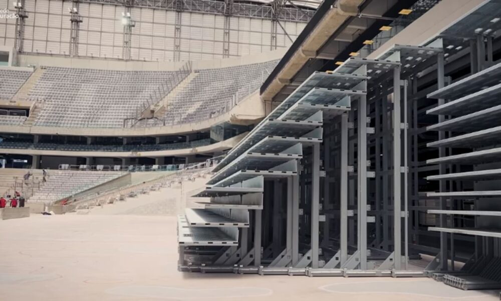 Athletico Paranaense testa arquibancada retrátil em Curitiba