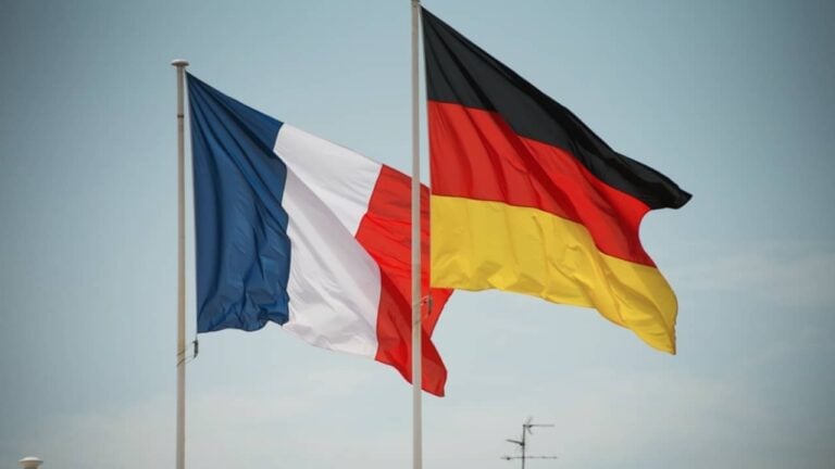 Bandeiras da França e Alemanha - MarioGuti/ istockphoto.com
