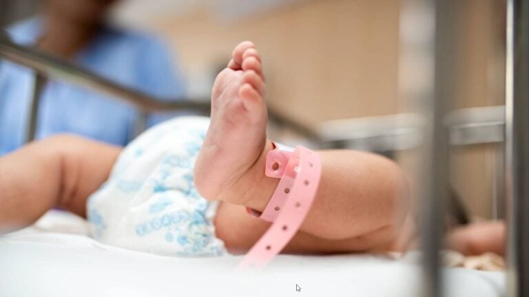 Bebê, criança - Rawpixel.com / shutterstock.com