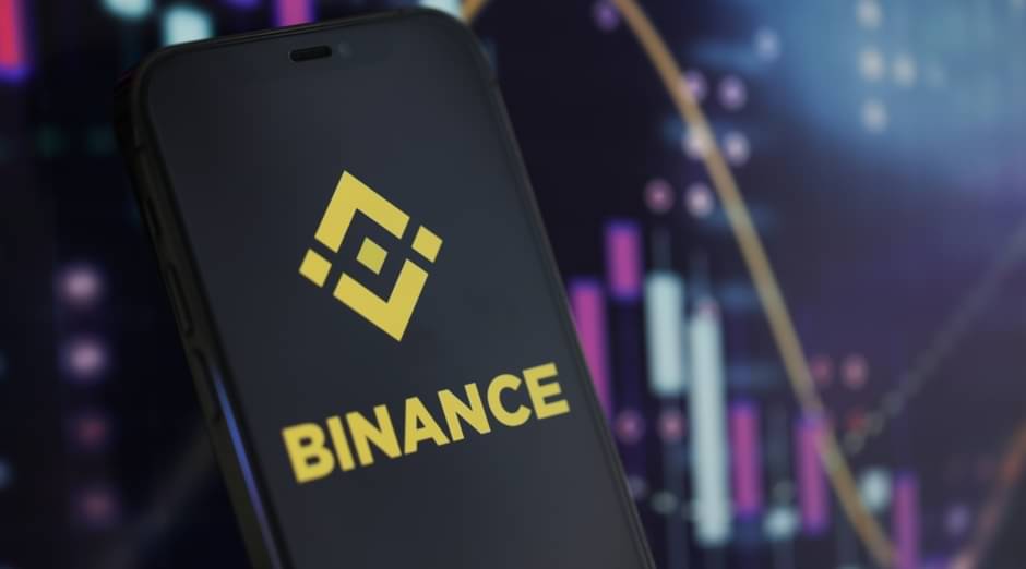 Binance - Mehaniq / Shutterstock.com