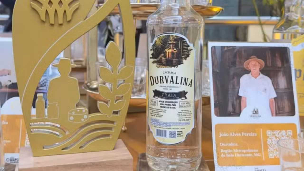 Cachaça Durvalina Branca, campeã nacional do Prêmio CNA Brasil Artesanal 2026 - Reprodução