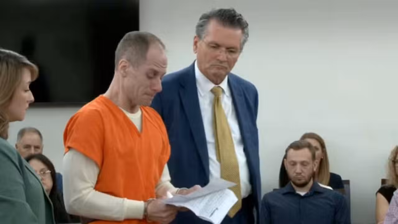 Caleb Flynn comparece para sua sentença no Tribunal de Justiça do Condado de Miami - Divulgação