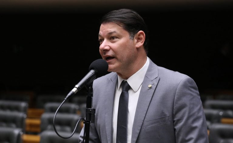 O deputado Roberto Duarte é o autor da proposta