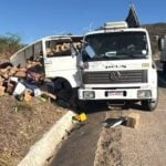 Caminhão envolvido em acidente na BR-423, em Garanhuns - Reprodução/PRF