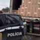 Carga de cigarros contrabandeados foi apreendida pela Polícia Civil em Cubatão - Matheus Croce/TV Tribuna