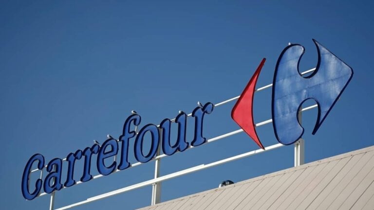 Carrefour - Veja/Shutterstock.com