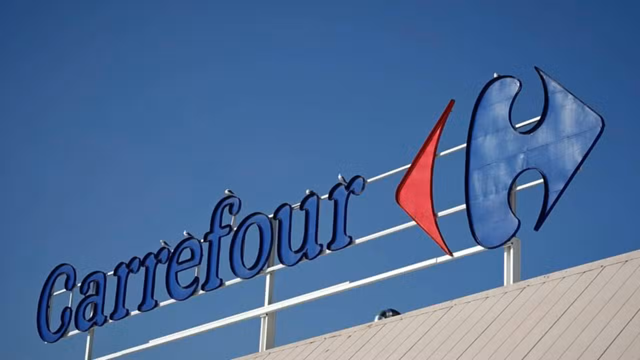 Carrefour - Veja/Shutterstock.com