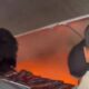 Carregador de celular se incendeia em voo - Reprodução