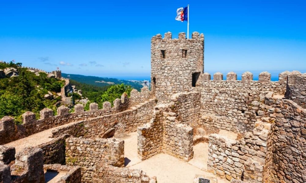 Escavação no Castelo dos Mouros acha muro pré-romano inédito