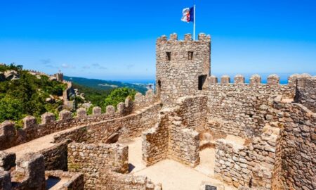 Escavação no Castelo dos Mouros acha muro pré-romano inédito