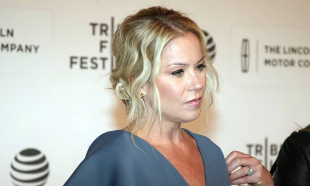Christina Applegate revela erro em diagnóstico de esclerose múltipla