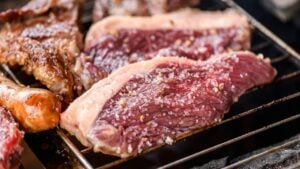 Churrasco, carne - cacio murilo de vasconcelos/ istockphoto.com