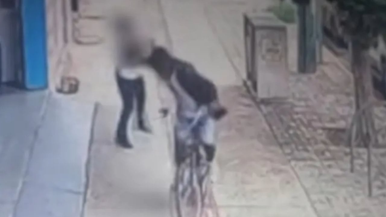 Ciclista furta celular de pedestre em Campo Grande - Reprodução