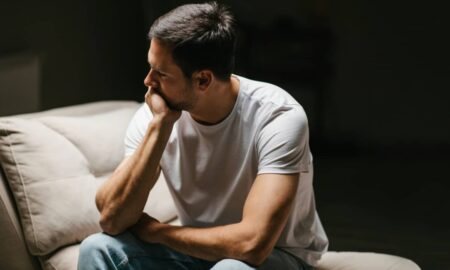 Conceito de depressão, solidão e isolamento social - Vuk Saric/ istockphoto.com
