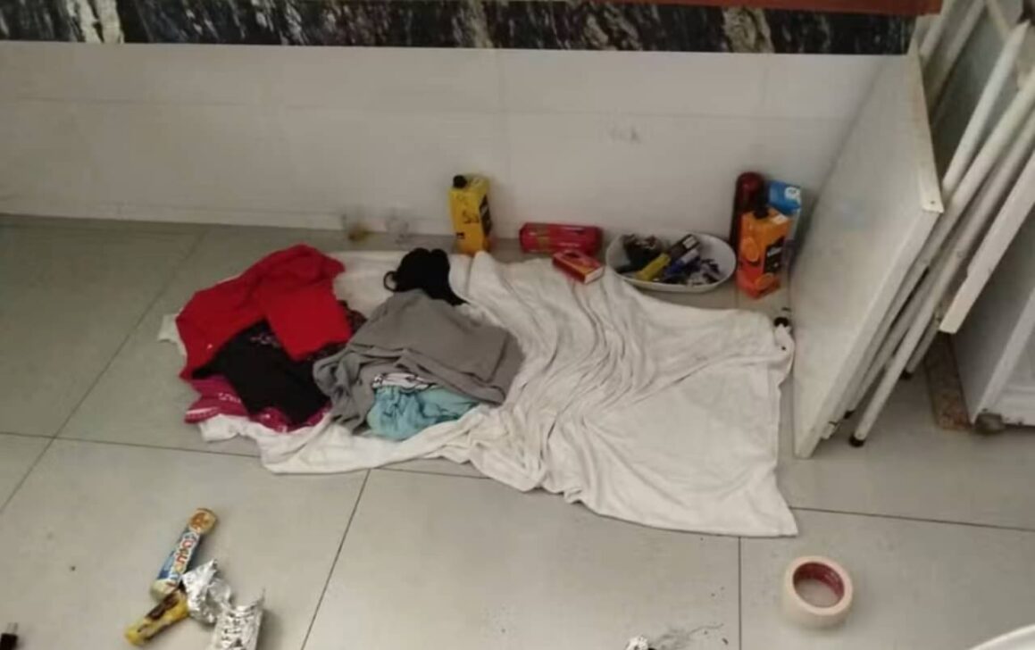 Criança comeu bolachas e tomou sucos que estavam na cozinha da igreja - Polícia Civil/Divulgação