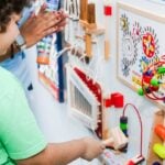 Criança em sala multissensorial INSS - Divulgação/Gov.br