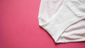Cueca branca - Elena Babanova / shutterstock.com