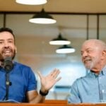 Deputado federal André Janones (Rede-MG) e presidente Lula em live na quinta-feira em Brasília - Ricardo Stuckert