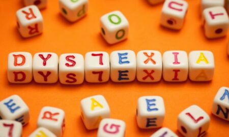 Dislexia, letras invertidas - CraigRJD/ istockphoto.com