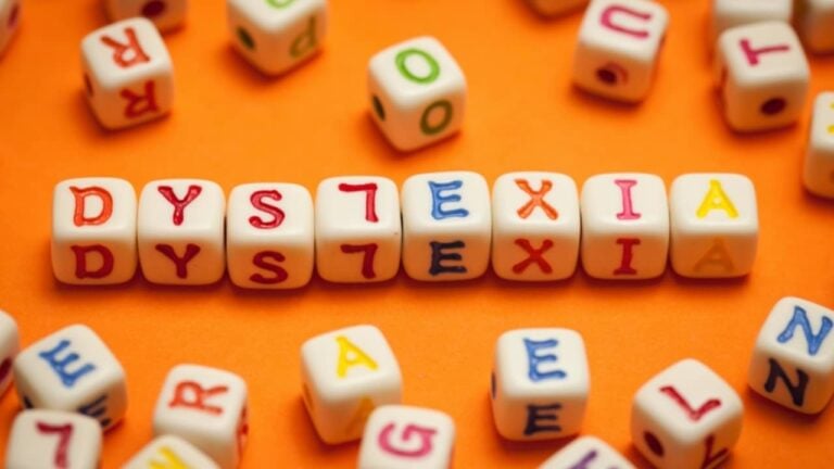 Dislexia, letras invertidas - CraigRJD/ istockphoto.com