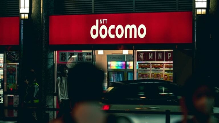 docomo - KenSoftTH / Shutterstock.com