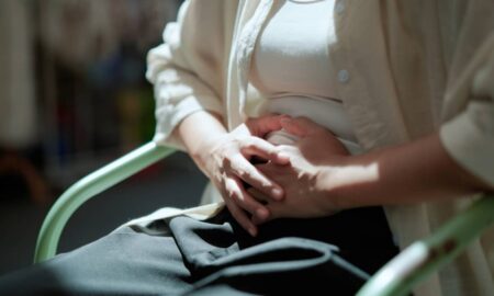Dor de estômago, doenças inflamatórias intestinais - Keeproll/ istockphoto.com