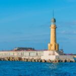 Farol antigo - Mo Semsem/shutterstock.com