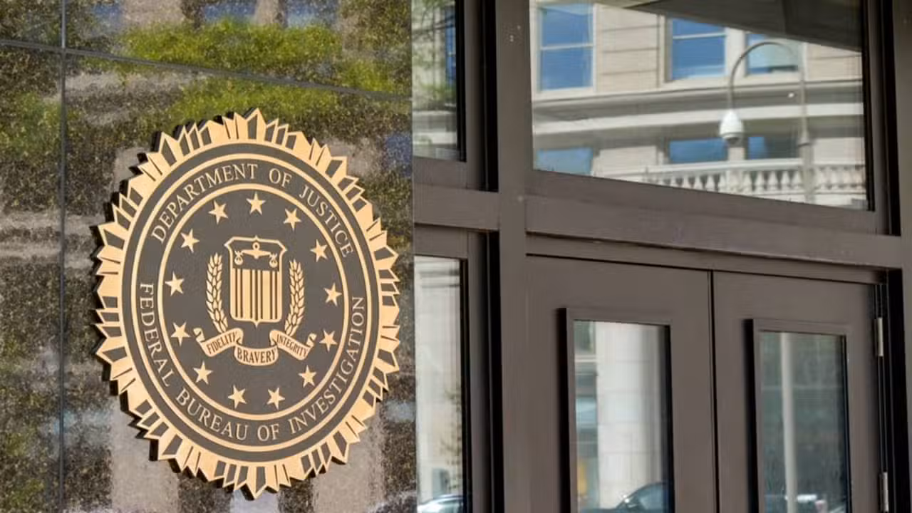 FBI - Ceri Breeze/ istockphoto.com