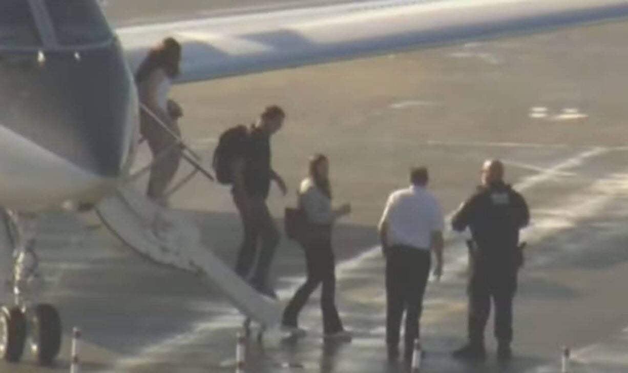Flávio Bolsonaro desembarca em Miami - Reprodução