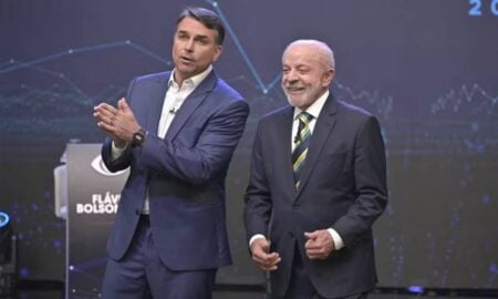 #Lula tem 51,65% e #FlávioBolsonaro soma 48,35% no início da apuração do #TSE #Eleições2026