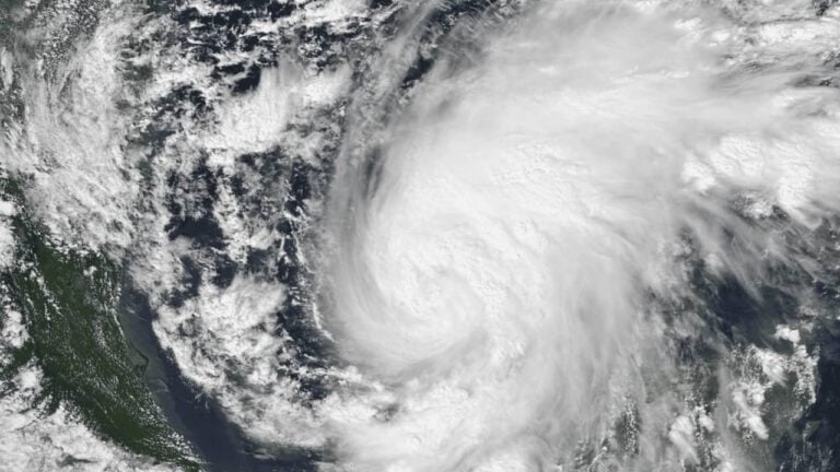 Furacão Isaias na Baía de Campeche - Reprodução / NOAA