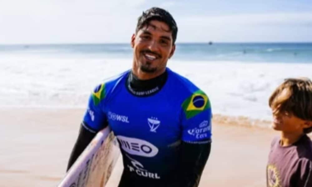 Gabriel Medina, Italo Ferreira e Yago Dora vencem quartas e vão às semifinais da WSL em Peniche