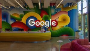 Google - Framalicious / shutterstock.com