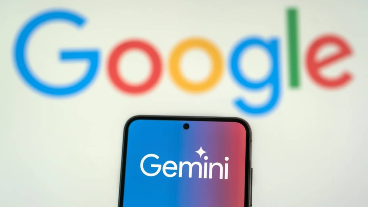Google, Gemini - gguy / Shutterstock.com