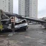 Guindaste que caiu sobre monotrilho na Zona Leste - Reprodução / TV Globo