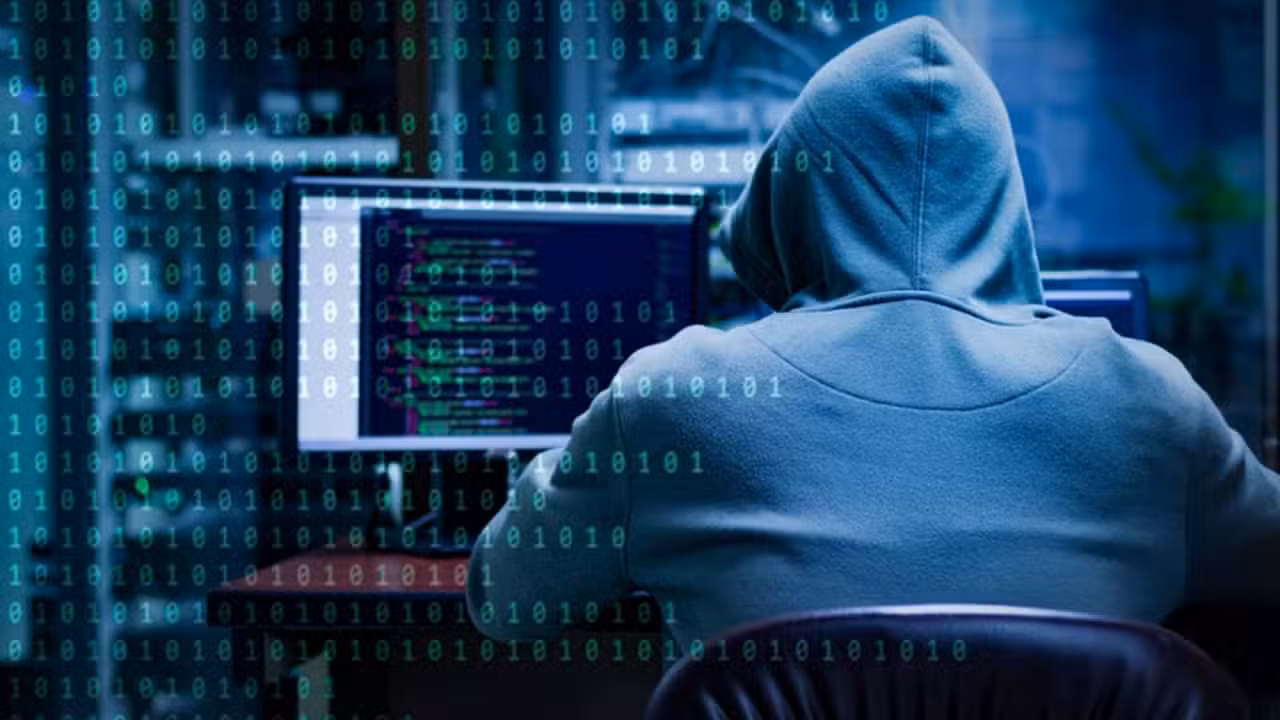 Hacker - peerapong boriboon/ istockphoto.com