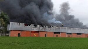 Incêndio no galpão Cremer - Divulgação/CBMS